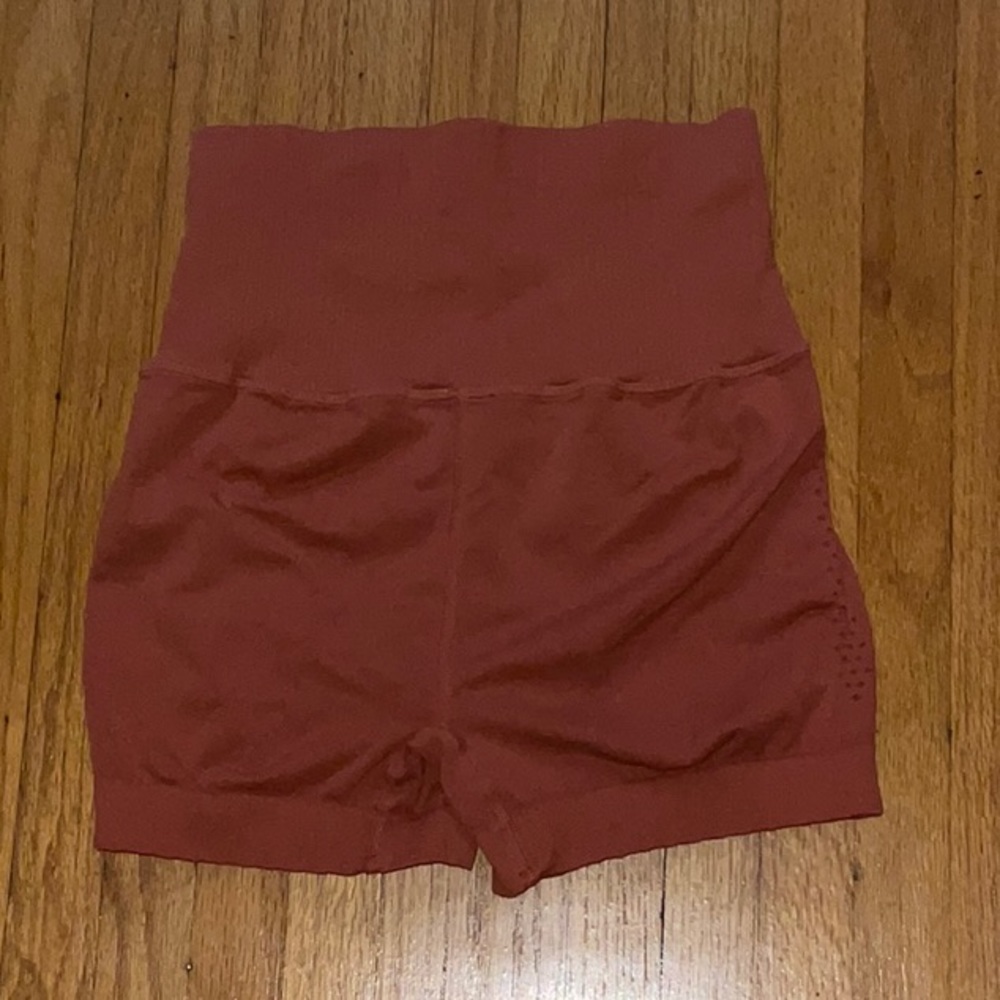 🧡NWOT FREE PEOPLE GOOD KARMA RUNNING SHORTS - Picture 4 of 8